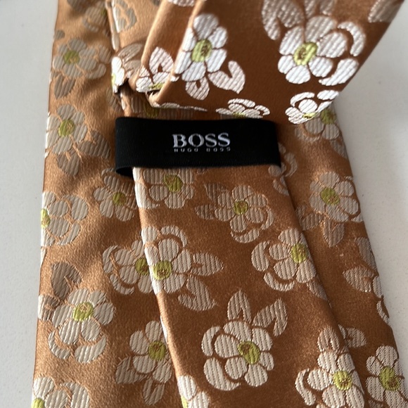 Brand new still in the original box Hugo Boss Tie - Picture 2 of 3